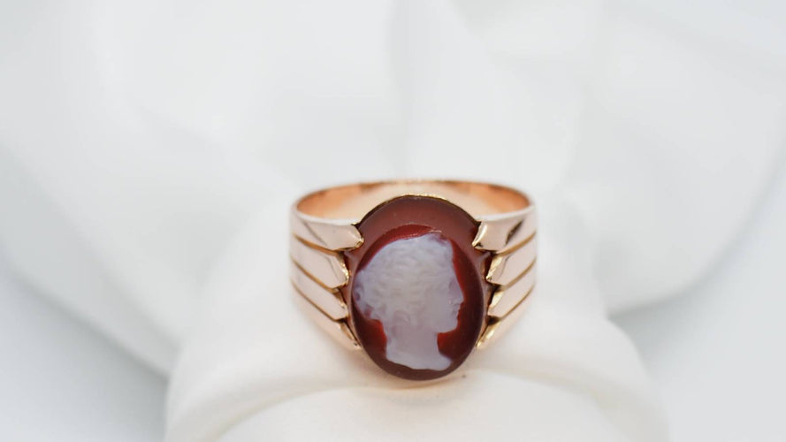 Bague Bague chevalière années 50 en or rose et camée 58 Facettes 30277