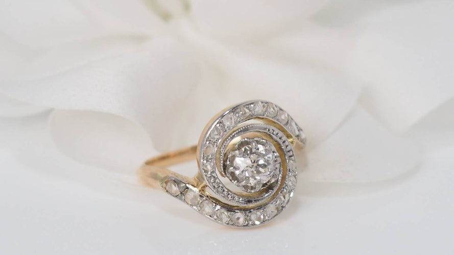 Bague Bague tourbillon en or bicolore et diamants 58 Facettes 31338