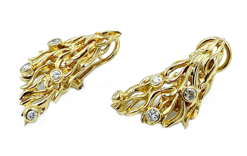 Boucles d'oreilles GILBERT ALBERT. Paire de boucles d’oreilles or jaune et diamants 58 Facettes
