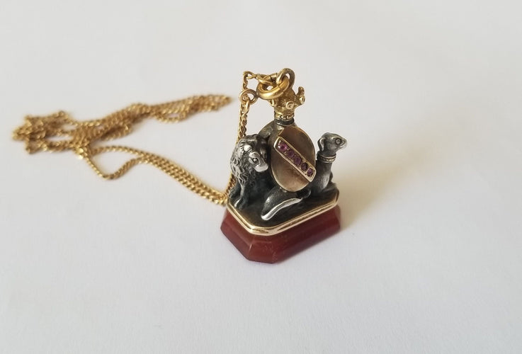 Pendentif Collection - chaine et pendentif sceau, or argent et rubis 58 Facettes