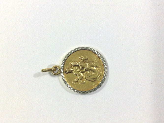Pendentif Médaille Du Scapulaire En Or 58 Facettes 948944