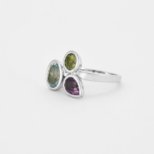 Bague 53 Bague Trilogie Or blanc Péridot Améthyste Aigue-marine 58 Facettes 240045