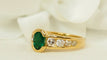 Bague 50 Bague en or jaune, émeraude ovale et diamants 58 Facettes F4834