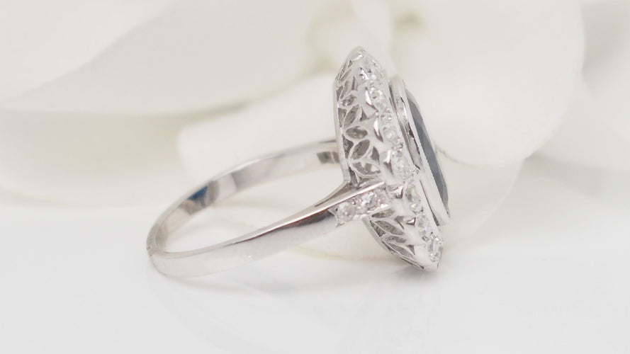 Bague 49 Bague entourage en platine saphir et diamants 58 Facettes 31152