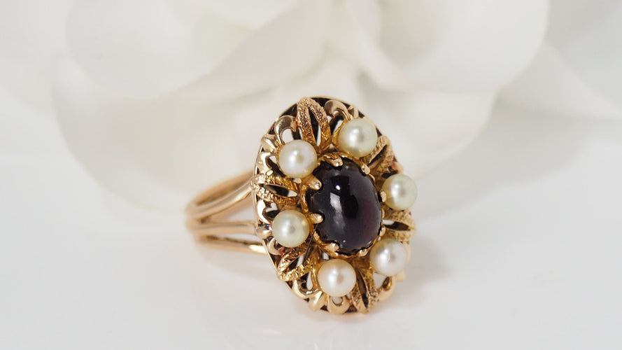 Bague Bague vintage cabochon de Grenat et perles 58 Facettes 31803