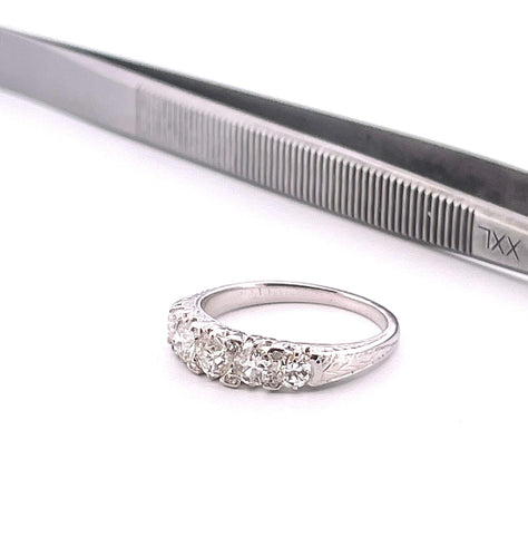 Bague Alliance ancienne en Or blanc & diamants 58 Facettes