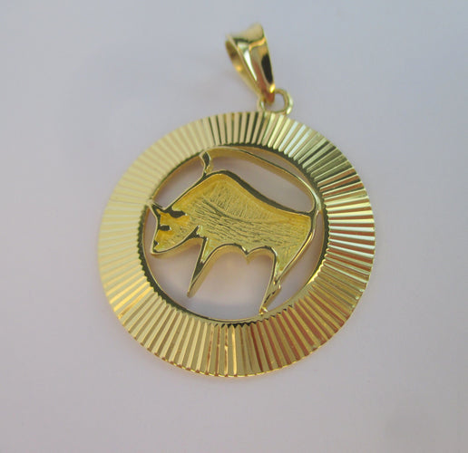 Pendentif Pendentif médaille vintage Zodiaque Taureau or 58 Facettes