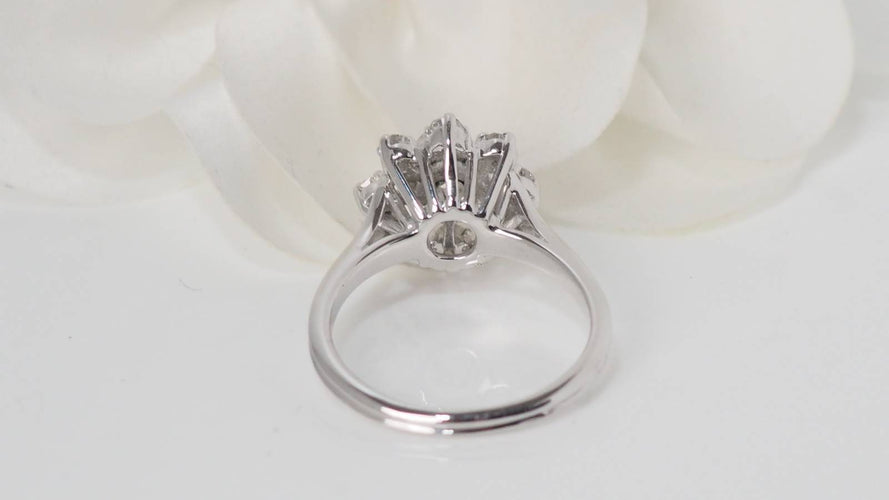 Bague 57 Bague marguerite en or blanc et diamants 58 Facettes 31930