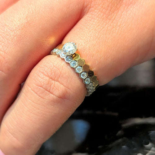 Bague CHAUMET - Bague Solitaire Bee my Love or rose diamants 58 Facettes 27484