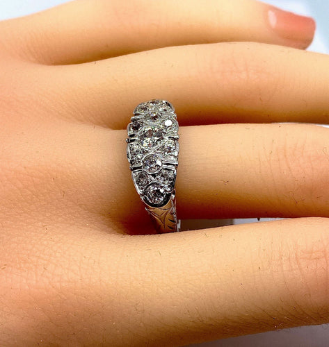 Bague 56 Bague en platine pavée de diamants. Epoque Art Deco. 58 Facettes AB265