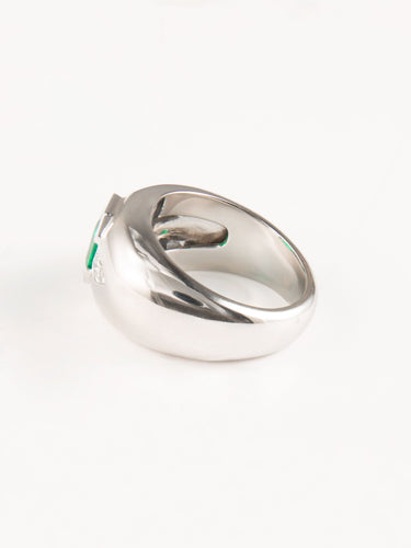 Bague 53 Bague Emeraude et diamants, or gris et platine 58 Facettes
