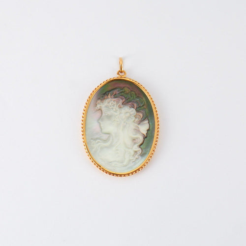 Pendentif Pendentif camée nacre 58 Facettes