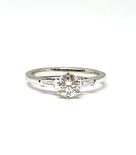 Bague Solitaire en or blanc diamant centre 0,60 ct 58 Facettes