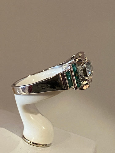 Bague 52 Bague Art Déco Platine, Diamant 1,55cts et Emeraudes 58 Facettes