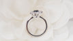 Bague 53.5 Bague marguerite en or blanc, saphir et diamants 58 Facettes F4949