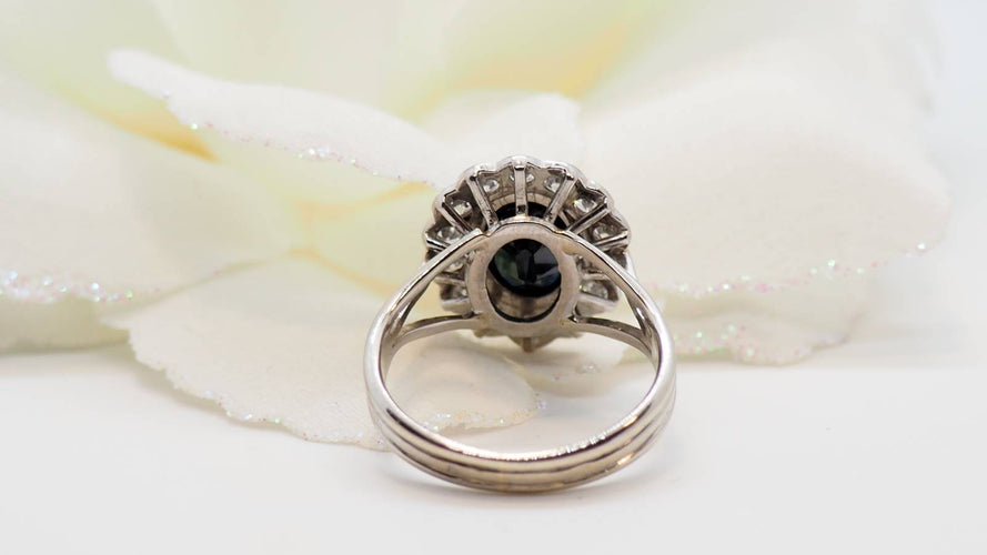 Bague Bague marguerite en or blanc, saphir et diamants 58 Facettes 29977