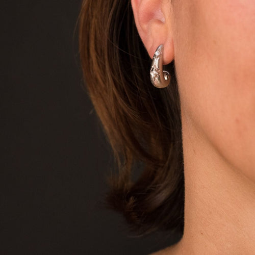 Boucles d'oreilles Boucles d'oreilles or blanc satiné diamants 58 Facettes YS66B