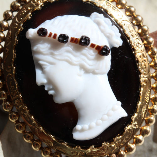 Broche Camée ancien sur agate bi-couche monté en broche 58 Facettes 21-337