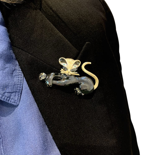 Broche Broche Fred, "Panthère", or jaune, émail, diamants, émeraudes. 58 Facettes 30324