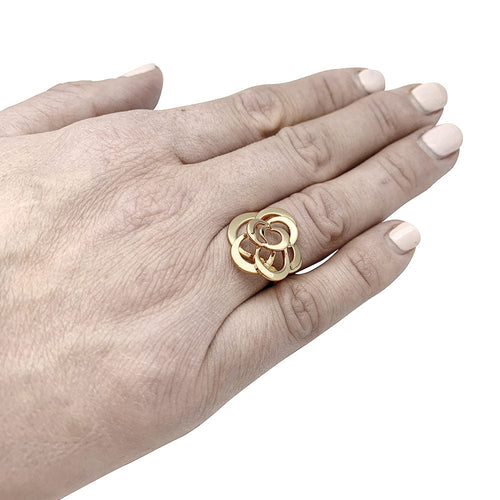 Bague 49 Bague Chanel "Fil de Camélia" en or jaune. 58 Facettes 30092