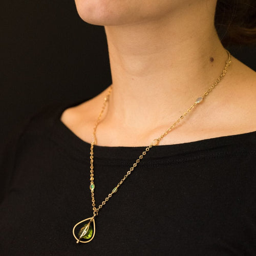 Pendentif Pendentif péridot et sa chaîne sertie d'opales 58 Facettes 18-379