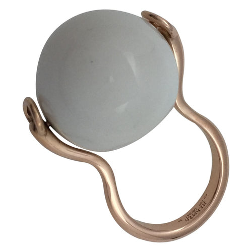 Bague 52 Bague Hermès en or rose et cacholong. 58 Facettes 27662
