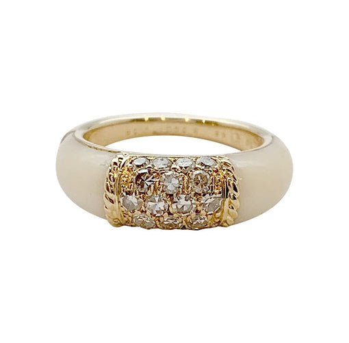 Bague 55 Bague Van Cleef et Arpels "Philippine" en or jaune, corail blanc et diamants. 58 Facettes 30044