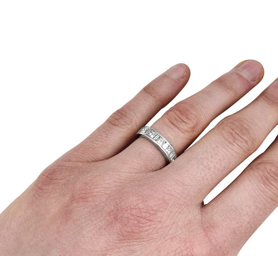 Bague 50 Alliance demi-tour diamants en or blanc. 58 Facettes 29811
