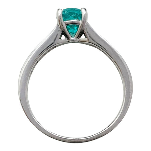 Bague 57 Bague émeraude en or blanc et diamants. 58 Facettes 30589