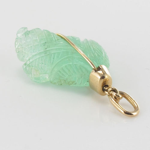 Pendentif Pendentif Emeraude gravée Or 58 Facettes CVP10