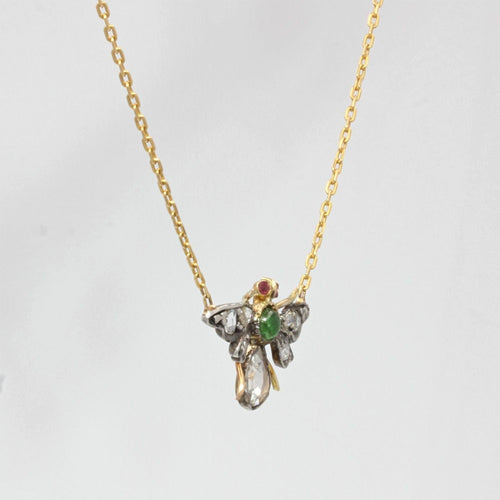 Collier Collier ancien abeille en diamants émeraude et rubis 58 Facettes 20-622