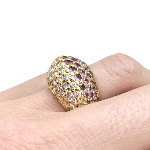 Bague 51 Bague Poiray en or jaune pavée de diamants et saphirs roses. 58 Facettes 29851
