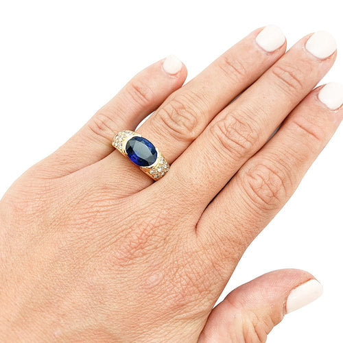 Bague 53 Bague en or jaune, diamants et saphir. 58 Facettes 30520