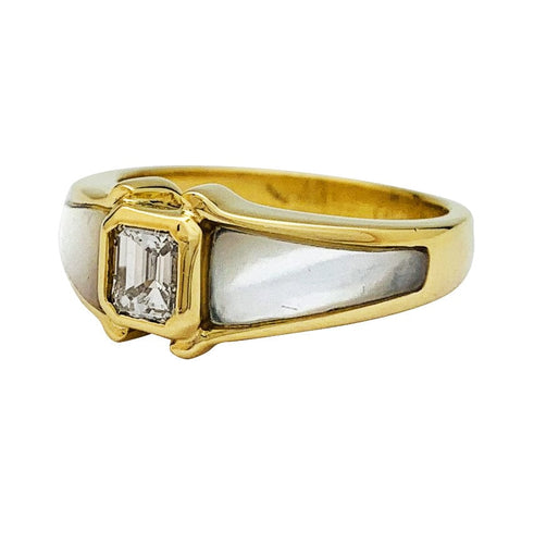 Bague 52 Bague Chaumet en or jaune, diamant et nacre. 58 Facettes 30393