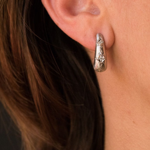 Boucles d'oreilles Boucles d'oreilles or blanc satiné diamants 58 Facettes YS66B