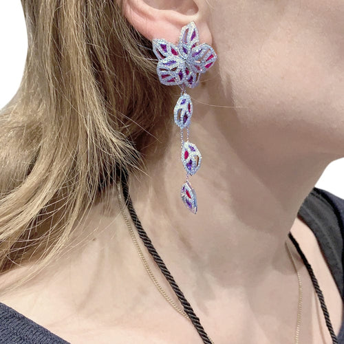 Boucles d'oreilles Boucles d'oreilles Cartier, "Caresse d'Orchidées", or blanc, rubis, améthystes et diamants. 58 Facettes 29822