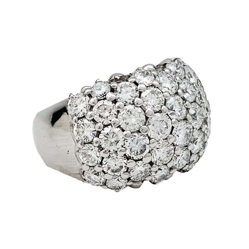 Bague 51 Bague pavée de diamants en or blanc. 58 Facettes 30457