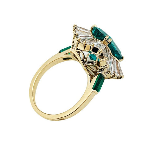 Bague 50 Bague en or jaune jupe émeraude 4,12 carats, diamants. 58 Facettes 30506