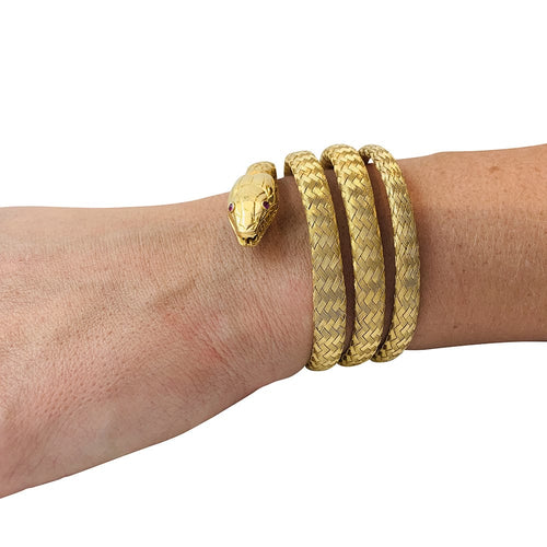 Bracelet Un bracelet Serpent en or jaune. 58 Facettes 30038