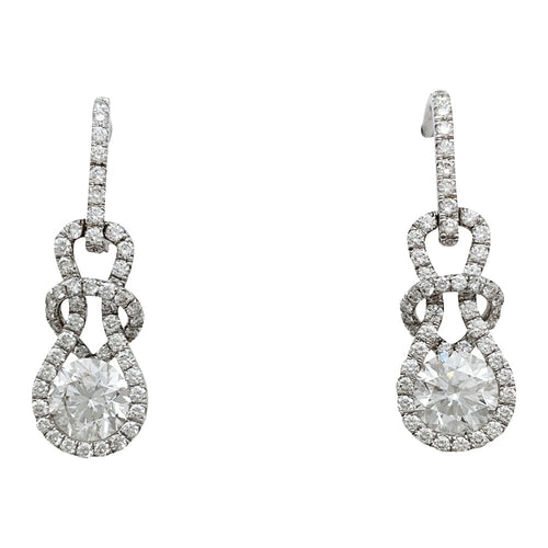 Boucles d'oreilles Boucles d'oreilles "Noeud d'Héraclès" en or blanc et diamants. 58 Facettes 29979