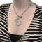 Pendentif Pendentif Boucheron, "Trouble", or blanc, diamants et émeraudes. 58 Facettes 29897