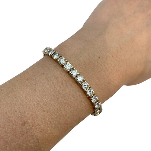 Bracelet Bracelet ligne "tennis" en or jaune serti de brillants. 58 Facettes 30035