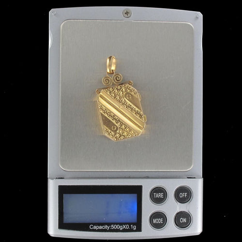 Pendentif Médaillon en or rectangulaire 58 Facettes 07-065-7282863