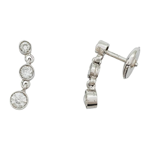 Boucles d'oreilles Boucles d'oreilles pendantes en or blanc et diamants. 58 Facettes 30143