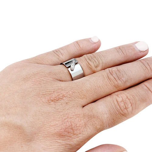 Bague 51 Bague Chaumet or blanc et diamants, collection "Liens". 58 Facettes 30431