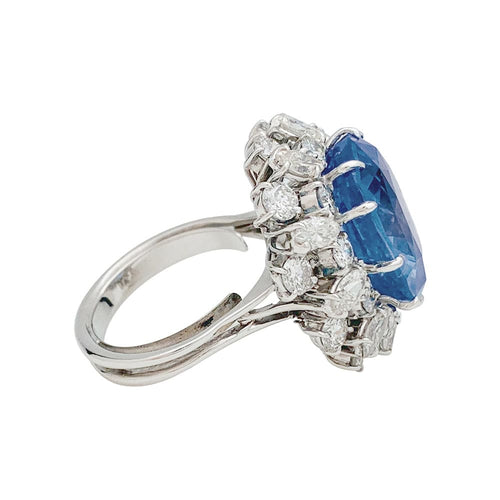 Bague 57 Bague en or blanc, platine, saphir et diamants. 58 Facettes 30180