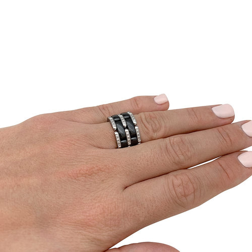 Bague 53 Bague Chanel, modèle "Ultra", en or blanc, céramique noire et diamants. 58 Facettes 30019