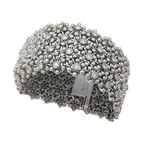 Bracelet Bracelet manchette souple en or blanc, diamants. 58 Facettes 25540