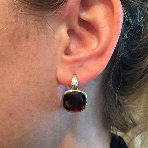 Boucles d'oreilles Boucles d'oreilles Pomellato "Sherazade" or jaune et blanc, grenat et diamants. 58 Facettes 27723