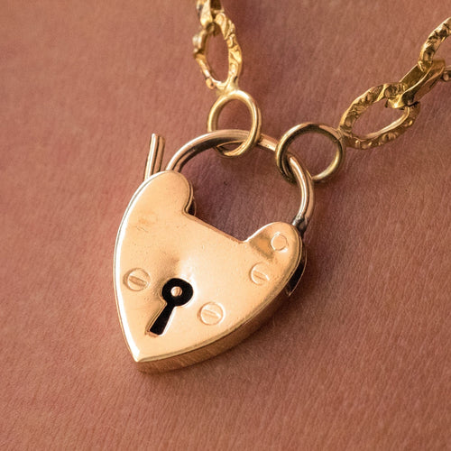 Collier Chaine ancienne ciselée et son cadenas en forme de coeur 58 Facettes CVCO3